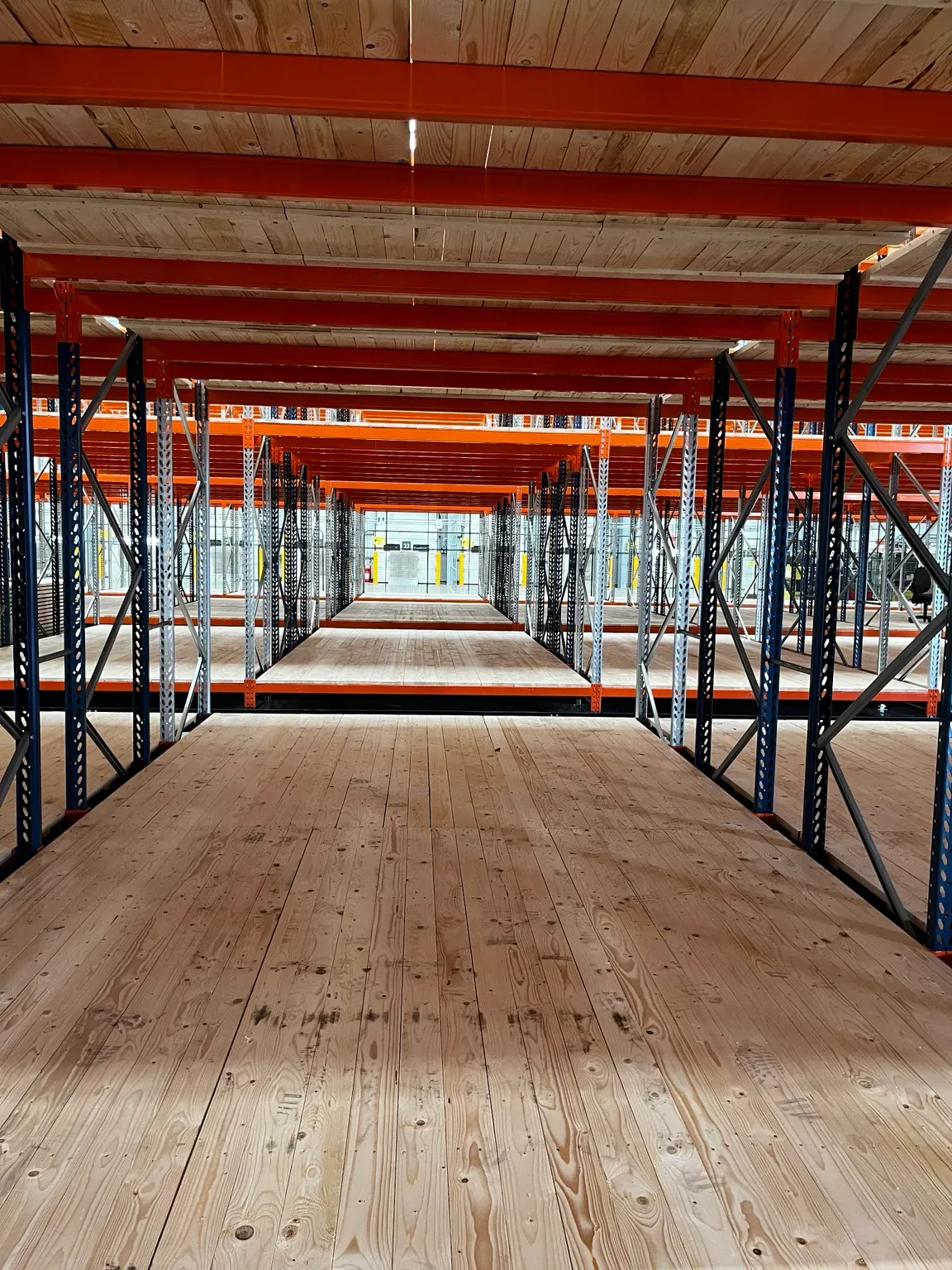 Timber-deck pallet racking installation with long storage runs